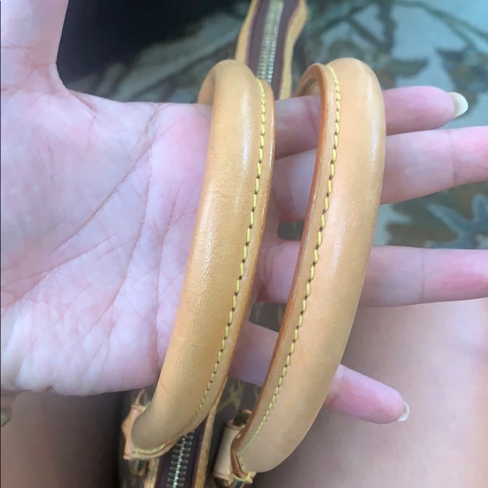 Louis Vuitton Lockit w/ Authentication tag - Picture 4 of 9